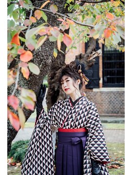ヘアセットサロンエッジ(Edge) クールな袴女子スタイル