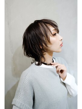 モノ アンド イニ(Mono & inni) ウルフカット フェイスフレーミング