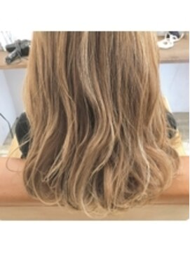 アールフランプラス(arFranc+) ミディアムベージュ