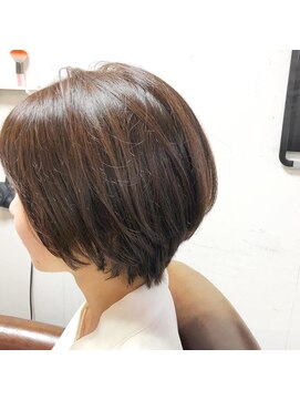 カミケン 方木田店(kamiken.) 上品ナチュラル丸みショート艶感ショート【カミケン方木田店】