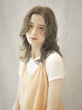 ノーチェ(noce) グレーベージュ/レイヤーロング/前髪パーマ/アッシュブラック