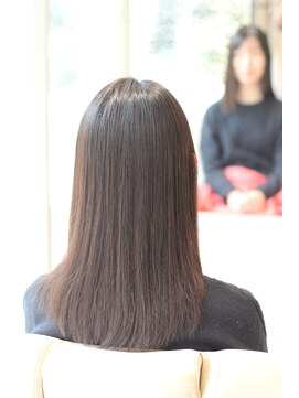 パーマ トゥ カエル(perm.to.caelu) ミディアムストレート