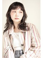 ファム(Fam) レイヤーヘア　ロングパーマ　ウルフ　代官山　中目黒　渋谷