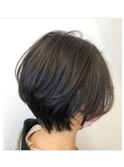 クセをいかしたショートスタイル