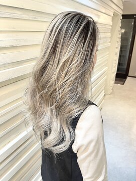 エール(a:le) バレイヤージュホワイトシルバー