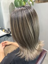 マノニコ(mano-nico)&nbsp;伸びかけブリーチ×デザインカラー