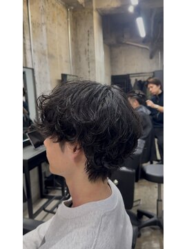 アソビ 襟足も動かすシャドウパーマ