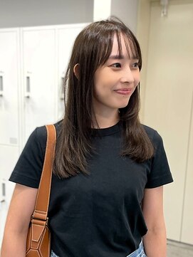 ロイオブジゼル(roi of GiseL) セミロング レイヤーカット 顔周り 透明感 アッシュ 20代