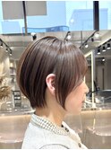 ★顔まわりが気になる方は長さを残したショートボブに!横浜