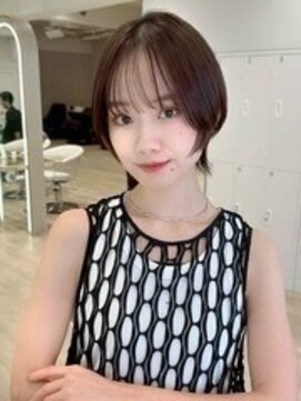 ティファ 自由が丘店(Tiffa) 【小顔効果】ウルフ風ミニボブ/透明感グレージュ