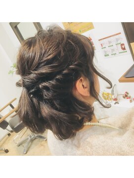 リップス ヘアー(Lips hair) こなれ感を出した簡単アレンジスタイル♪