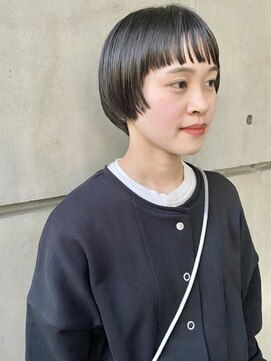 ミー(me.) 前上がりショート＋オン眉