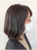 シルエットがキレイなミディアムヘア