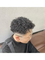 髪屋 清潔感溢れるフェードスタイル＋ＭＩＸパーマ【男らしさUP】