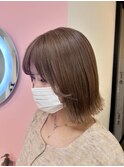 暖色ベージュ