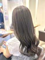 アンプリュス リアン(1+ Unplus lien)&nbsp;ハイライトカラーアッシュベージュニュアンスカラーロングヘア