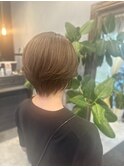 毛流れショートヘア