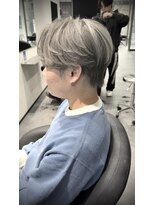 ザ ホワイトノート(The WHITE NOTE)&nbsp;センターパートウルフ×シルバーグレージュカラー