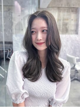 フィヴェント(Fivent) 黒髪韓国小顔レイヤーイメチェン暗めオリーブグレークラゲヘアー