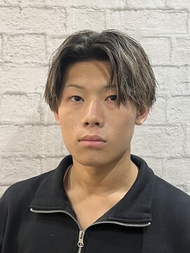 グレイスフルバーバー 赤坂見附店 長めセンターパートスタイル