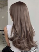 透け感ヘーゼルブラウンで叶うロングヘア