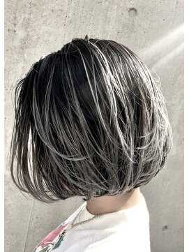 ウィルゴ(VIRGO) 【ハイライトカラー】ホワイトアッシュヘア×ショートボブ