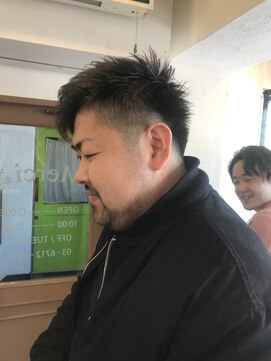 ヨナサン(Yona Saint) なべ納め刈り上げヘア。