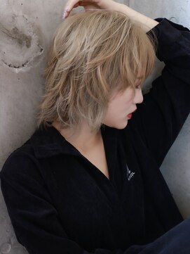 ヘアサロン シロップ(Hair Salon Syrup) [Syrup・山谷慎太郎] 「ハイトーンのショートウルフ」