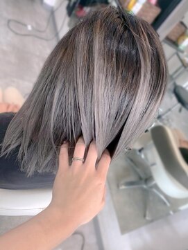 24 岸和田店 透ける髪色♪色っぽバレイヤージュ