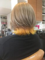 ルーシー(LUCY)&nbsp;外ハネ×グレージュ&イエローインナーカラー