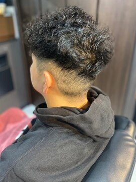 バーバーバー 四谷(BARBER-BAR) 大人カッコいい20代30代スペインカール