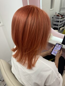 ビンナ(BINNA) 今年の夏はレイヤースタイルのピンクオレンジ♪