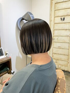 ブローチ(brooch) プリンが全く気にならないアンブレラカラー