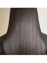 クラヴィア エクラート 梅田店(CLAVIA.ECLART)&nbsp;縮毛矯正×髪質改善◎黒髪ロング_艶ストレート[梅田]