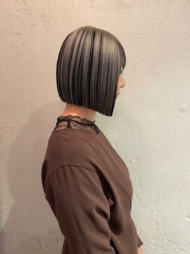 ルーム(Loom.) デザインカラーコントラストハイライト切りっぱなしボブ