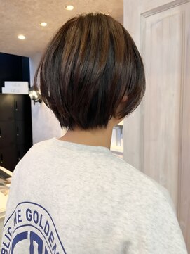 キャアリー(Caary) 福山人気10代20代30代髪質改善ストレートショートボブ小顔艶髪