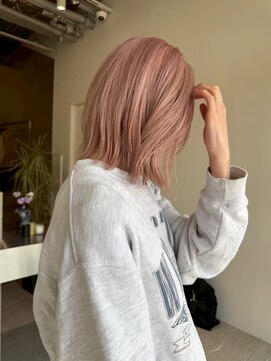 ステン(sten) ピンクベージュ/レイヤーカット/レイヤーボブ/切りっぱなしボブ