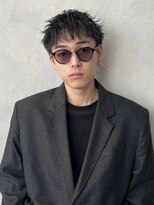 ノイ(noi)&nbsp;センターパートニュアンスパーマ刈り上げツーブロックメンズヘア