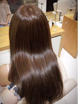 【髪質改善TR】カラーやパーマ、コテなどで傷んだ髪を集中補修！潤いのある艶めく質感に♪