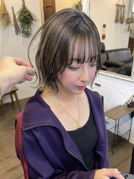 ウル(Ulu) 白髪ぼかしバレイヤージュ