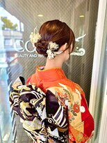 コハク(COHAQ BEAUTY AND RESORT)&nbsp;タイトシニヨン/成人式ヘア/卒業式ヘア/タイトヘア