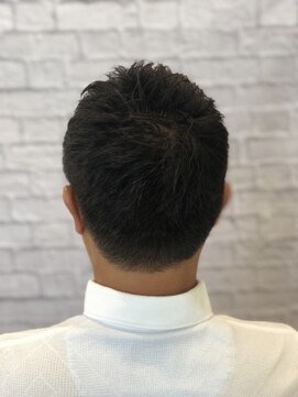 ミーティア バイ クアトロ(Meteor By QUATRO) 刈り上げスタイル