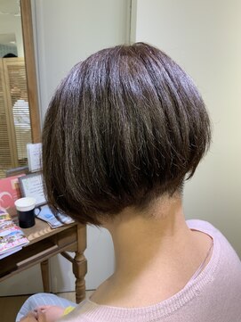 ユーネリー(U-NERY) 前下がりスタイル