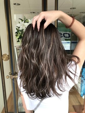 ホワイト 札幌大通店(WHITE) ハイライトヘア