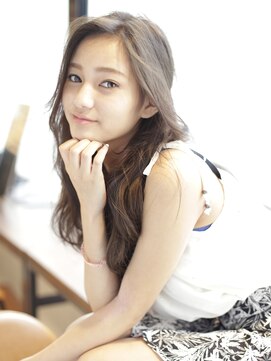 デラ バイ アフロート(DELA by afloat) 大人ゆるふわロング【DELA by afloat 西山くるみ】