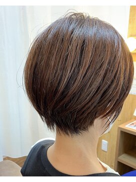 クオン(Quon) 大人かわいい丸みショート/グレーベージュ◎30代40代