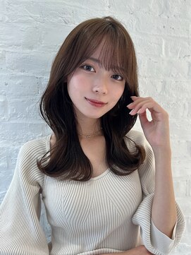 アフロート ルヴア(AFLOAT RUVUA) るなstyle 10代20代30代 柔らかベージュのくびれヘア 小顔カット