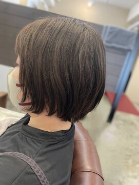 ステラ(STELLA) タイトな丸みショートボブ