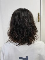 タヴィ(Tavi) こなれパーマの外国人風無造作スタイル/ニュアンスパーマ