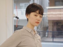ワビ(wabi)の雰囲気（骨格に沿うコンパクトなショートカット）